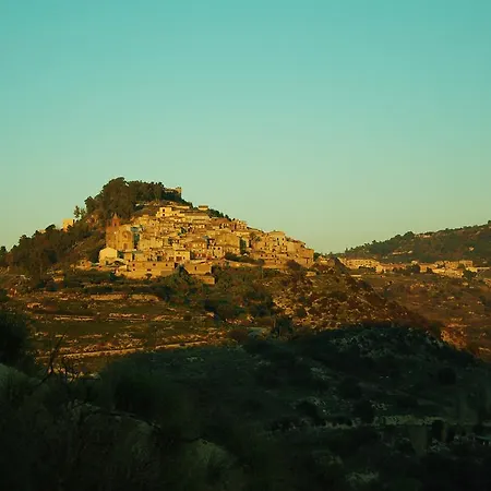 Experience Il Paesino Guest house
