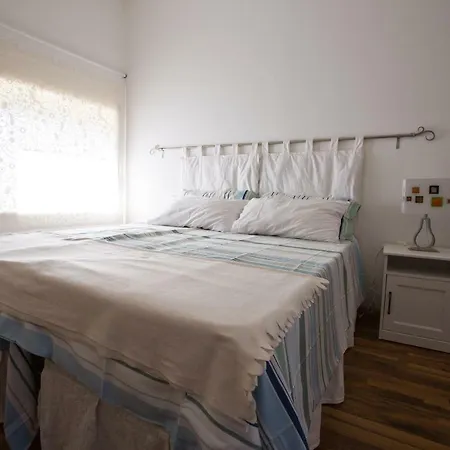 Experience Il Paesino Guest house *